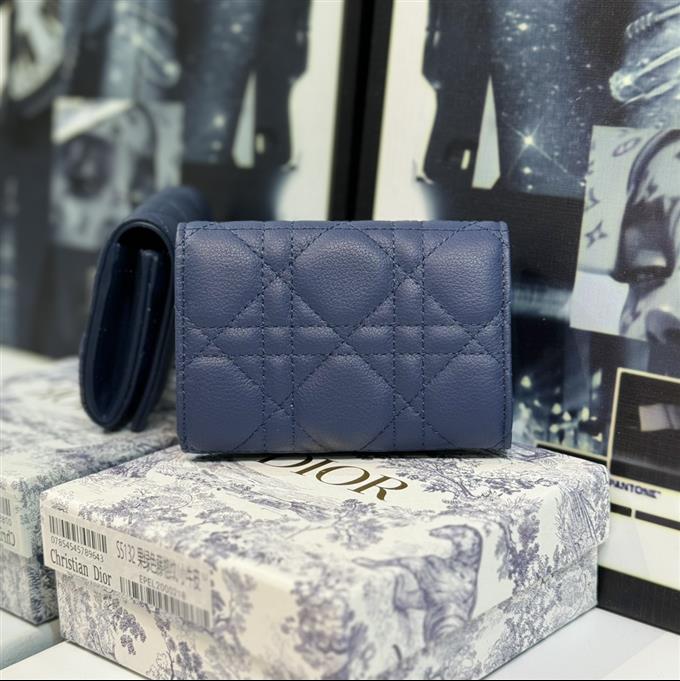 2025228Y 220P1821453